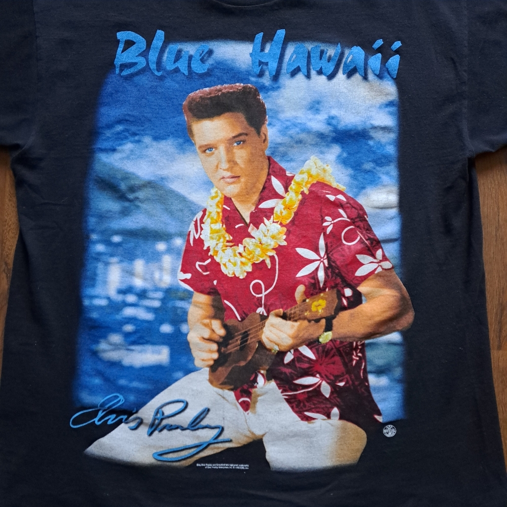 Vintage Elvis Blue Hawaii t-shirt, men's size Large, 1998, black blue red, EUC - Picture 4 of 17